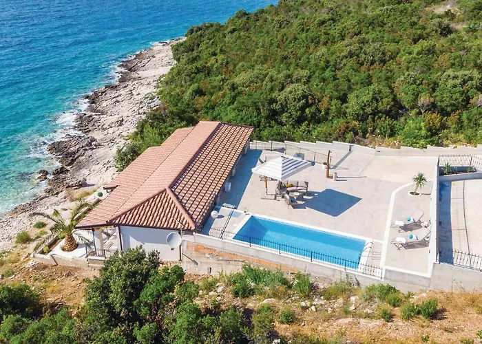 Pet Friendly Home In Loviste Casa de Férias