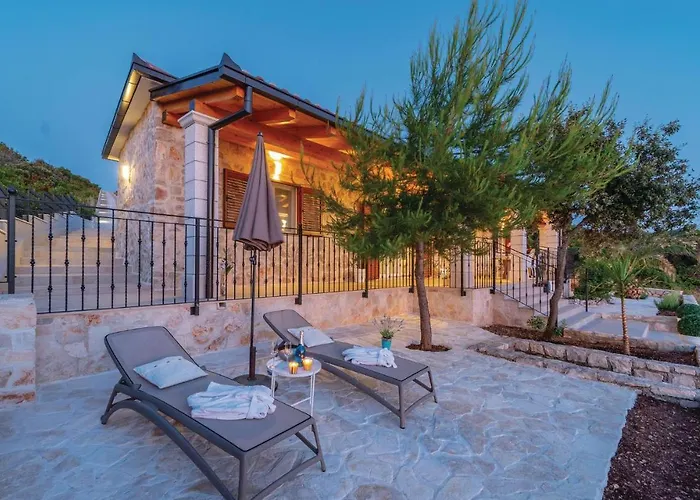 Pet Friendly Home In Loviste Lovište