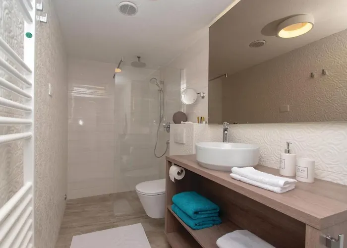 Casa de Férias Pet Friendly Home In Loviste Lovište