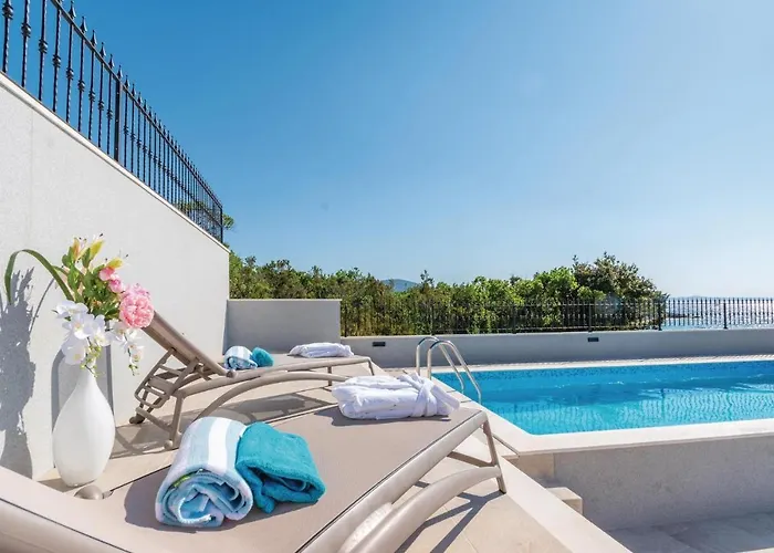 Pet Friendly Home In Loviste Casa de Férias