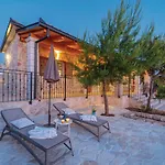 Pet Friendly Home In Loviste Lovište
