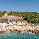 بيت للعطل Pet Friendly Home In Loviste *