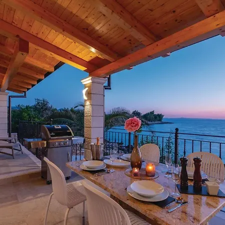Pet Friendly Home In Loviste Nyaraló *