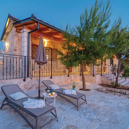 Pet Friendly Home In Loviste Loviste