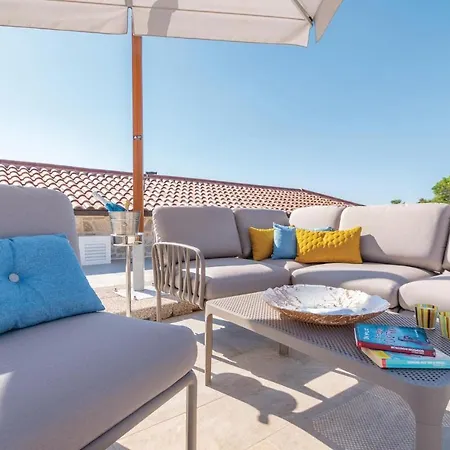 Pet Friendly Home In Loviste *